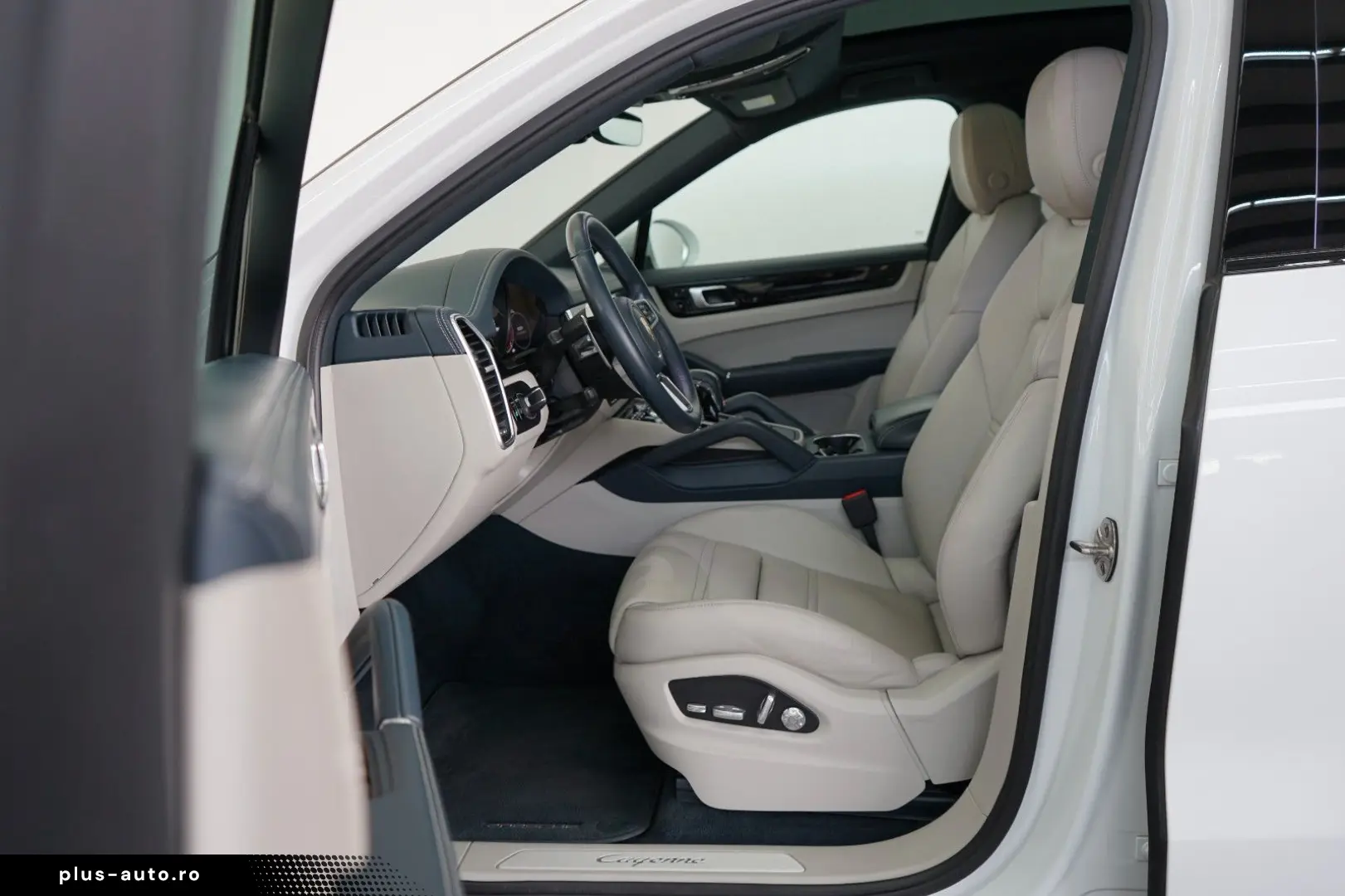 PORSCHE Cayenne Coupe E-Hybrid SportDesign Abgas Matrix