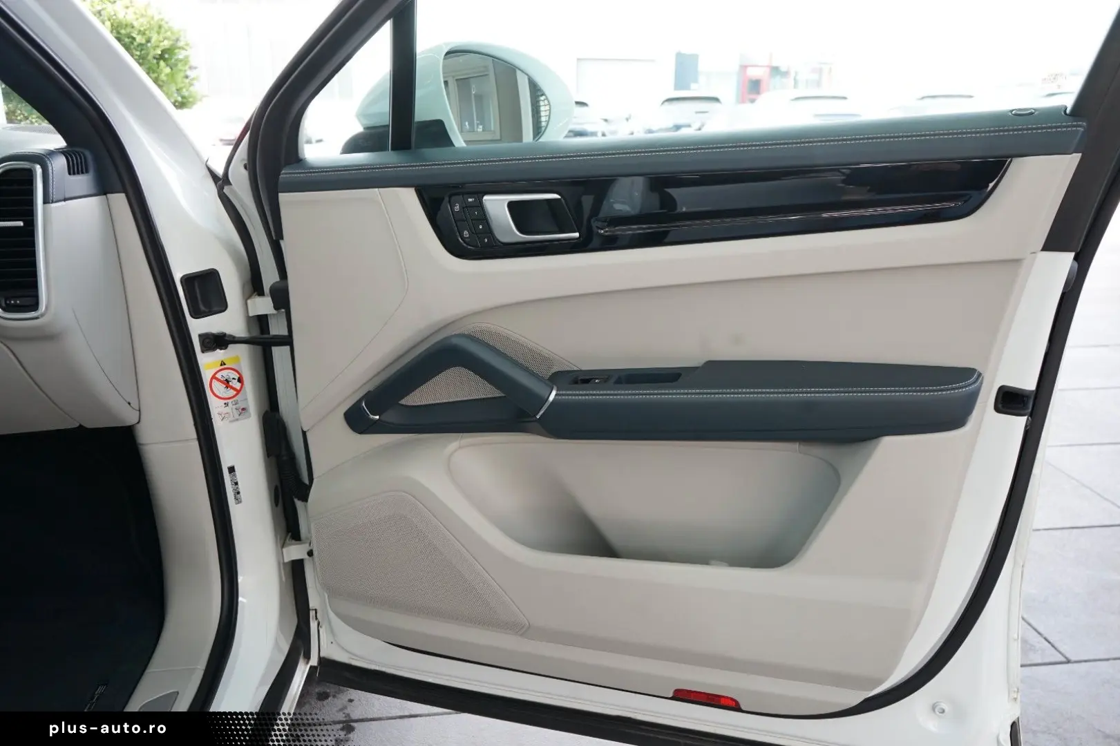 PORSCHE Cayenne Coupe E-Hybrid SportDesign Abgas Matrix