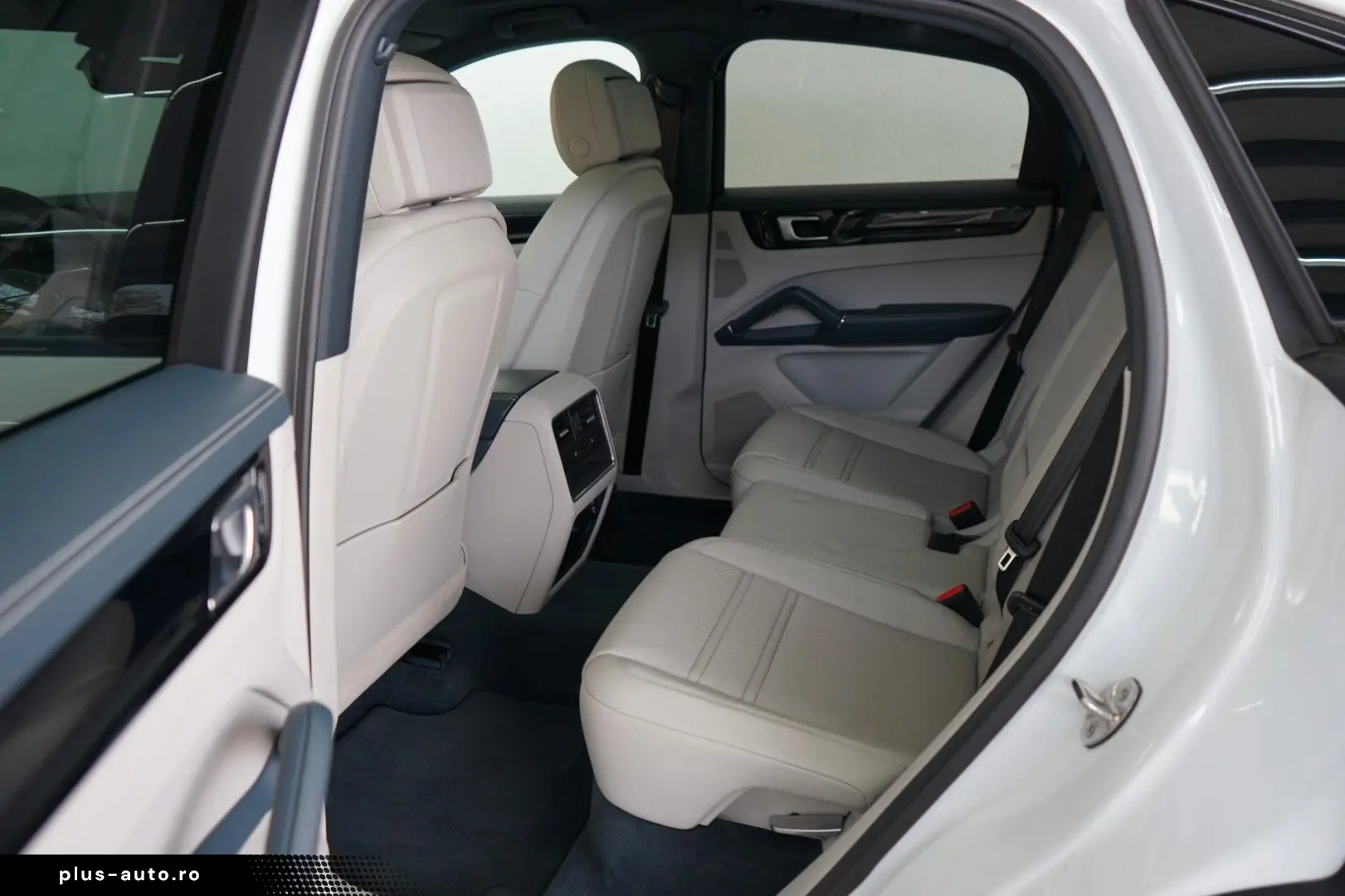 PORSCHE Cayenne Coupe E-Hybrid SportDesign Abgas Matrix