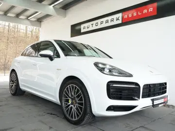 PORSCHE Cayenne Coupe E-Hybrid SportDesign Abgas Matrix