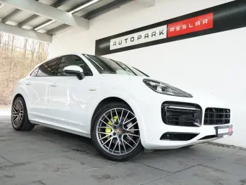 PORSCHE Cayenne Coupe E-Hybrid SportDesign Abgas Matrix