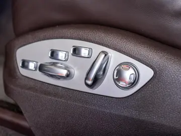 PORSCHE Macan GTS 2.9 V6 PDLS  AHK 360  BOSE PANO STHZ