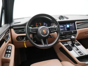 PORSCHE Macan GTS SPORT CHRONO PANO AHK BOSE PDLS  PASM