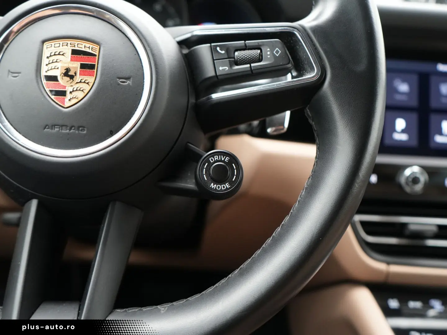 PORSCHE Macan GTS SPORT CHRONO PANO AHK BOSE PDLS  PASM