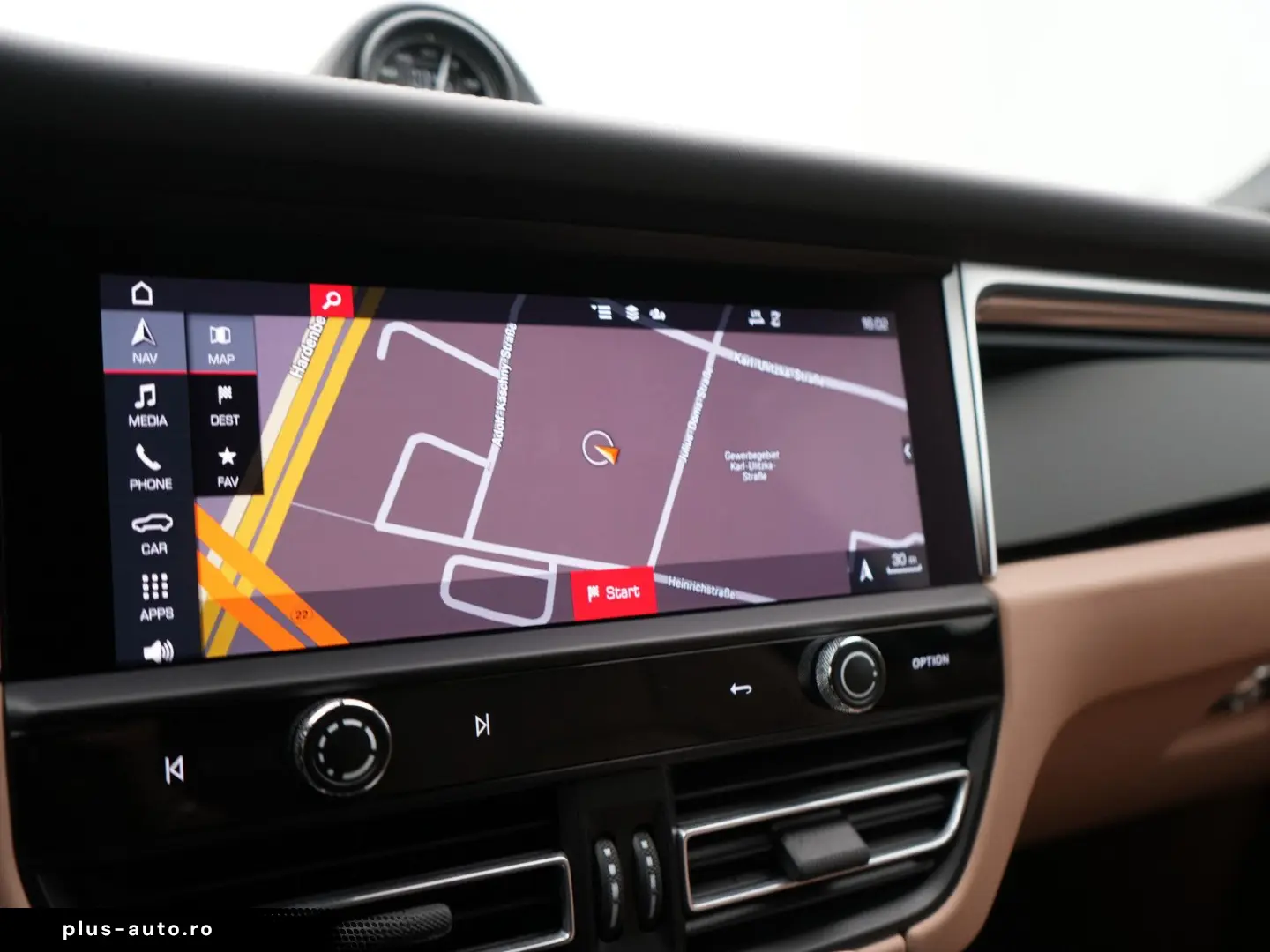 PORSCHE Macan GTS SPORT CHRONO PANO AHK BOSE PDLS  PASM