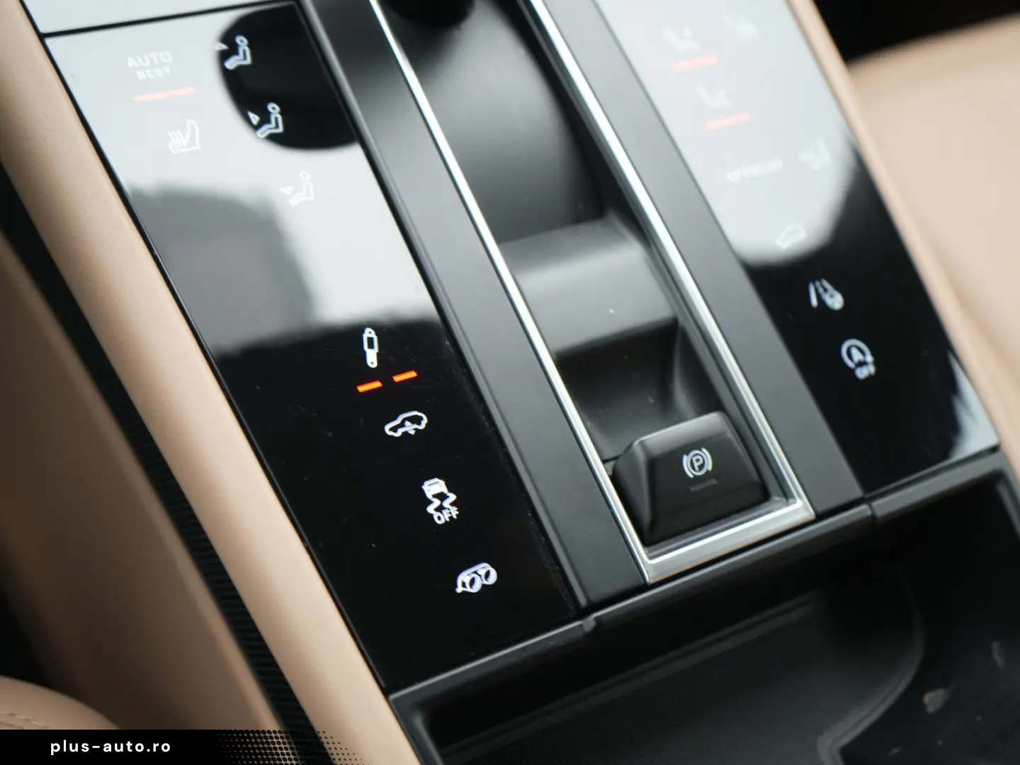 PORSCHE Macan GTS SPORT CHRONO PANO AHK BOSE PDLS  PASM