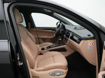 PORSCHE Macan GTS SPORT CHRONO PANO AHK BOSE PDLS  PASM