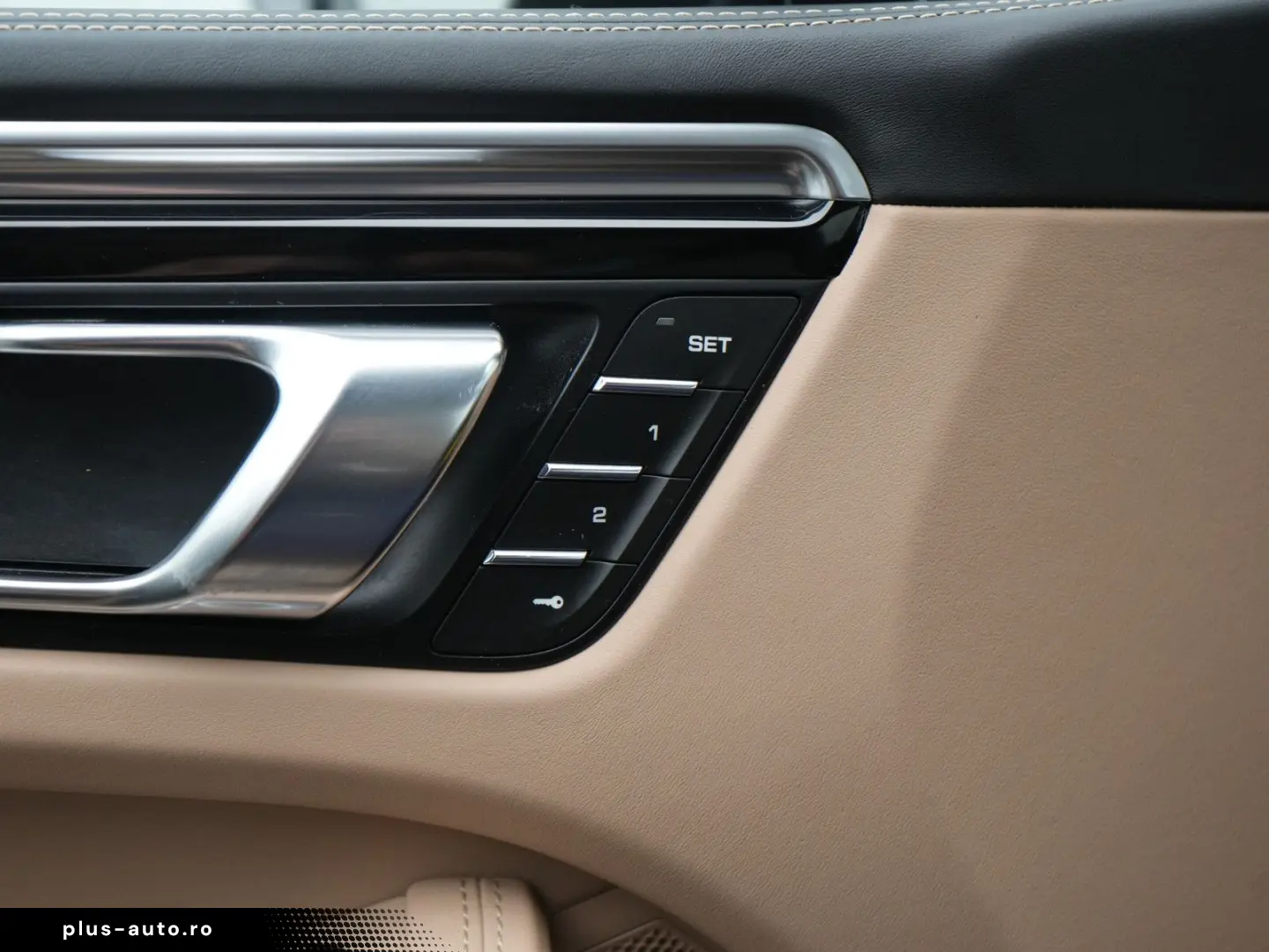 PORSCHE Macan GTS SPORT CHRONO PANO AHK BOSE PDLS  PASM