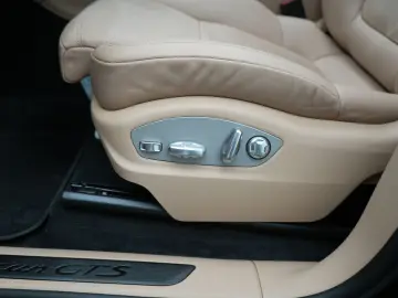 PORSCHE Macan GTS SPORT CHRONO PANO AHK BOSE PDLS  PASM