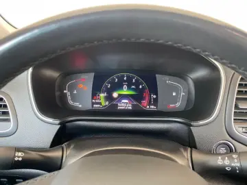 RENAULT MEGANE 1.3 TCe 158CP Intens Estate EDC