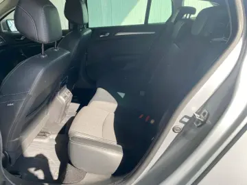 RENAULT MEGANE 1.3 TCe 158CP Intens Estate EDC