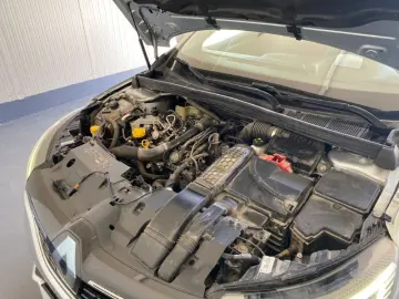 RENAULT MEGANE 1.3 TCe 158CP Intens Estate EDC