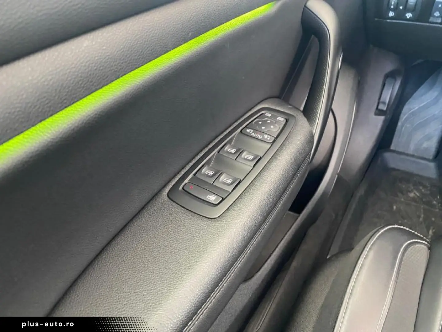 RENAULT MEGANE 1.3 TCe 158CP Intens Estate EDC