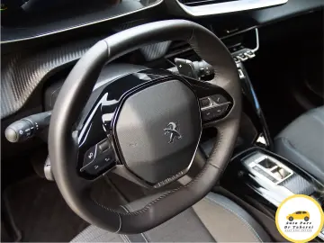 Peugeot 208 Allure Bussines PureTech 100 CVT