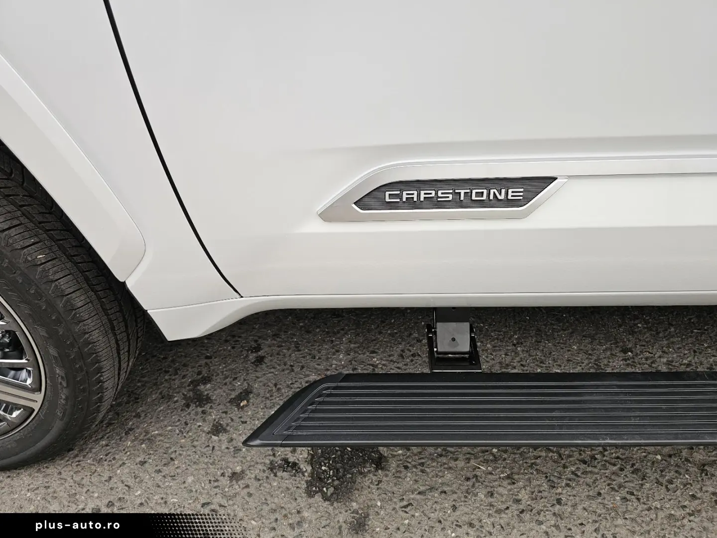 Toyota Crew Max Capestone