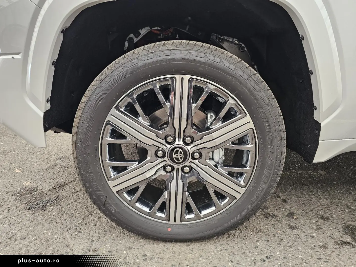 Toyota Crew Max Capestone