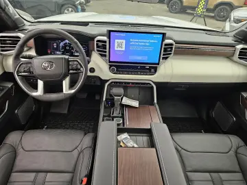 Toyota Crew Max Capestone