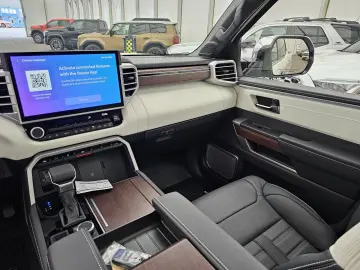 Toyota Crew Max Capestone