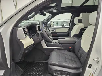 Toyota Crew Max Capestone