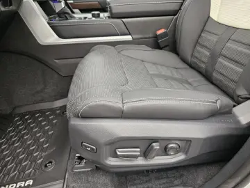 Toyota Crew Max Capestone