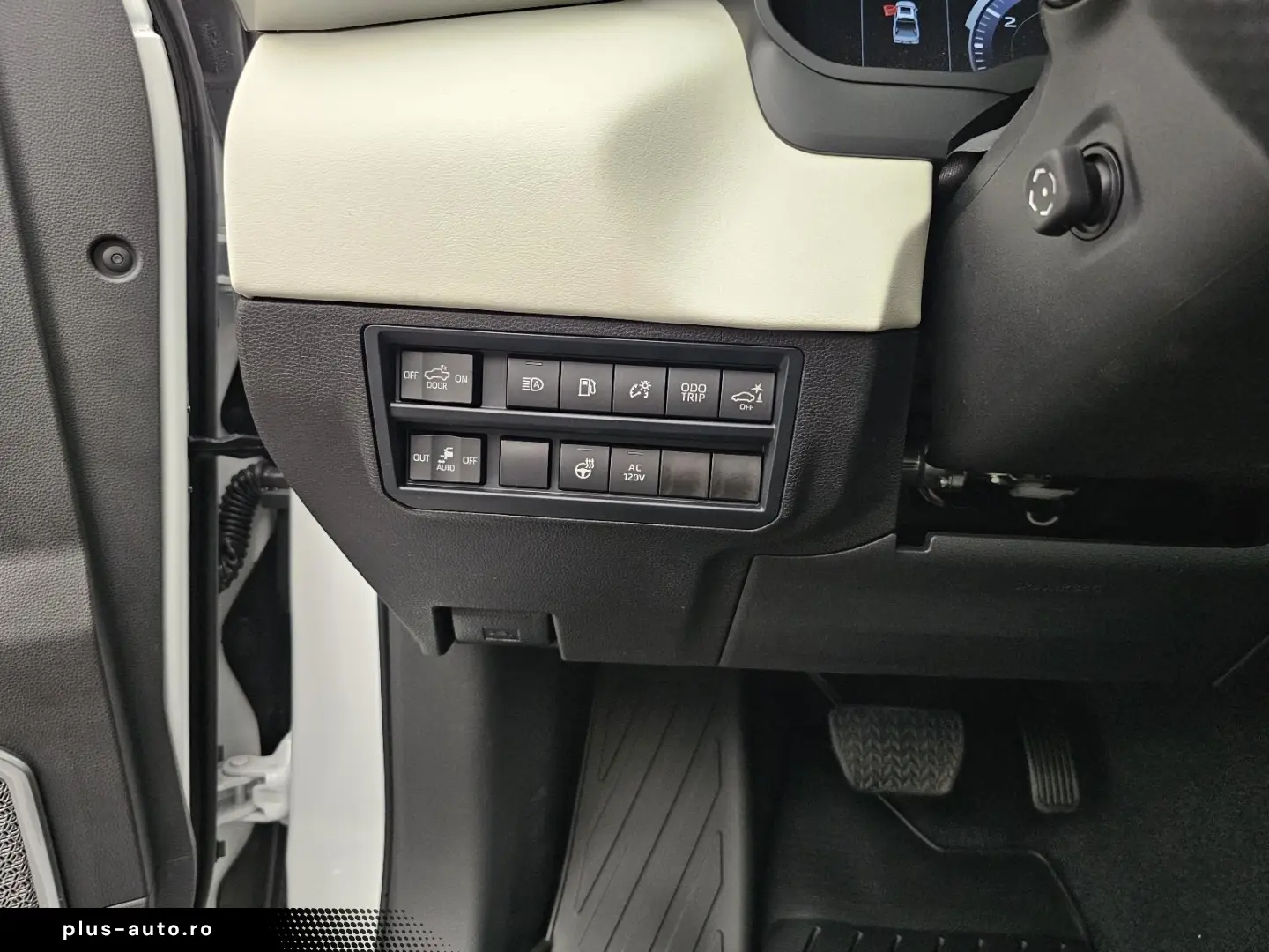 Toyota Crew Max Capestone