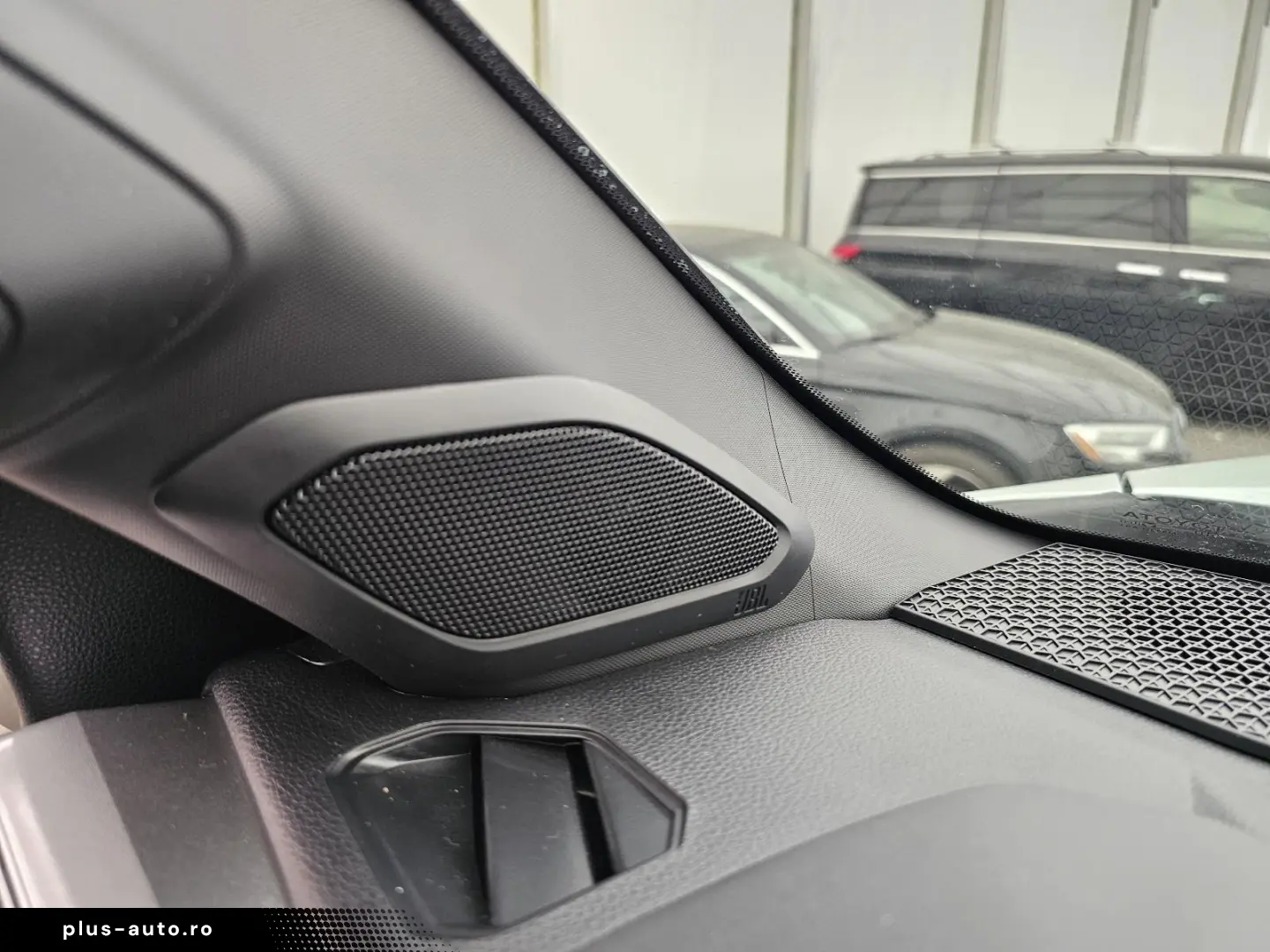 Toyota Crew Max Capestone