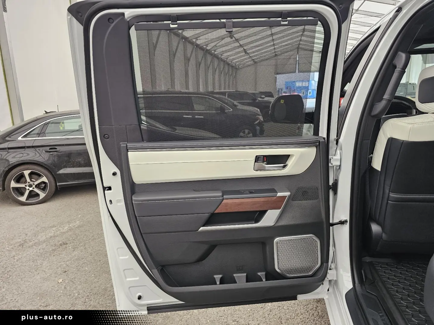 Toyota Crew Max Capestone