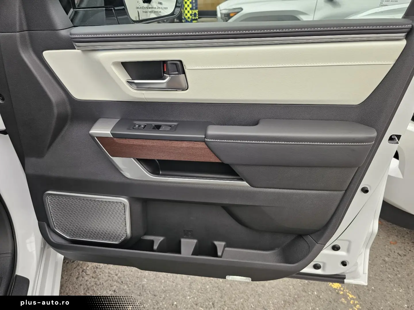 Toyota Crew Max Capestone