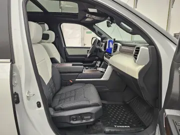 Toyota Crew Max Capestone