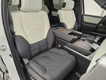 Toyota Crew Max Capestone