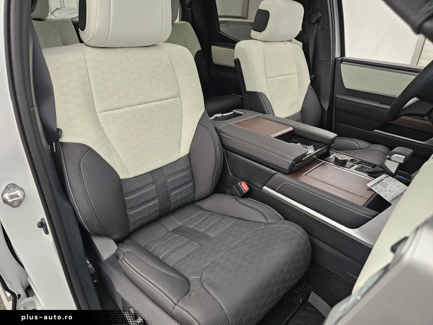 Toyota Crew Max Capestone