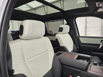 Toyota Crew Max Capestone