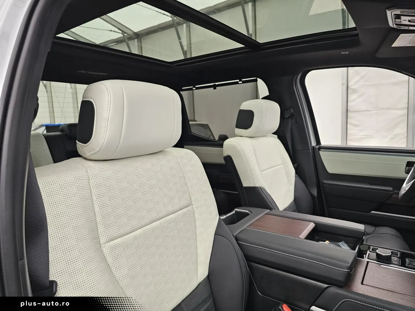 Toyota Crew Max Capestone