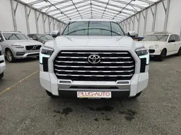 Toyota Crew Max Capestone