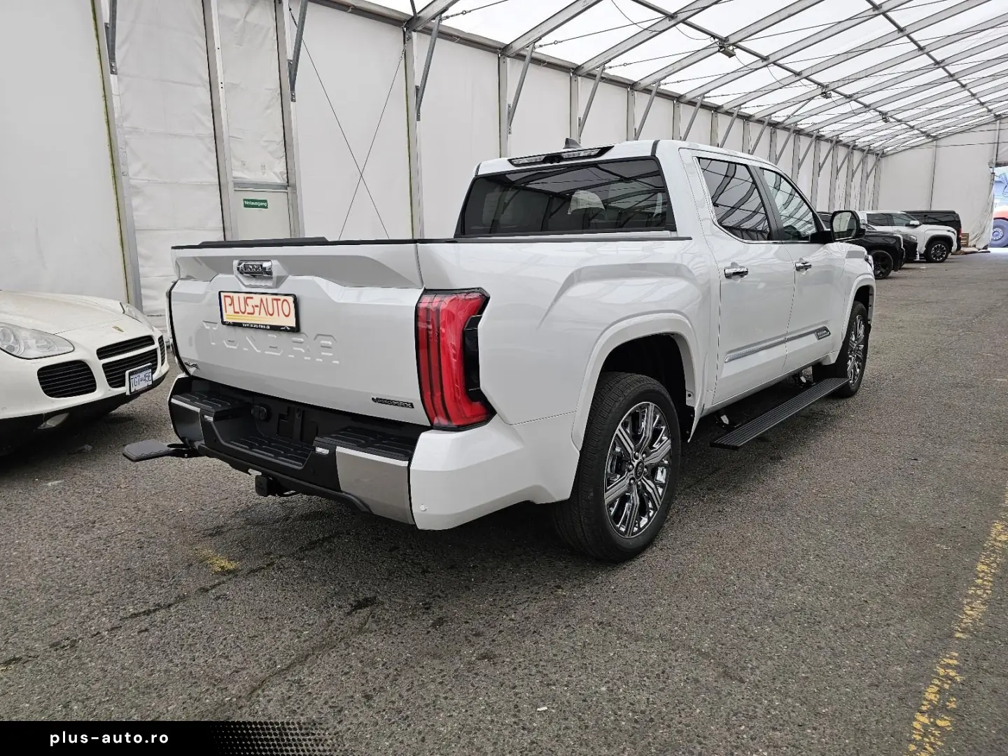 Toyota Crew Max Capestone