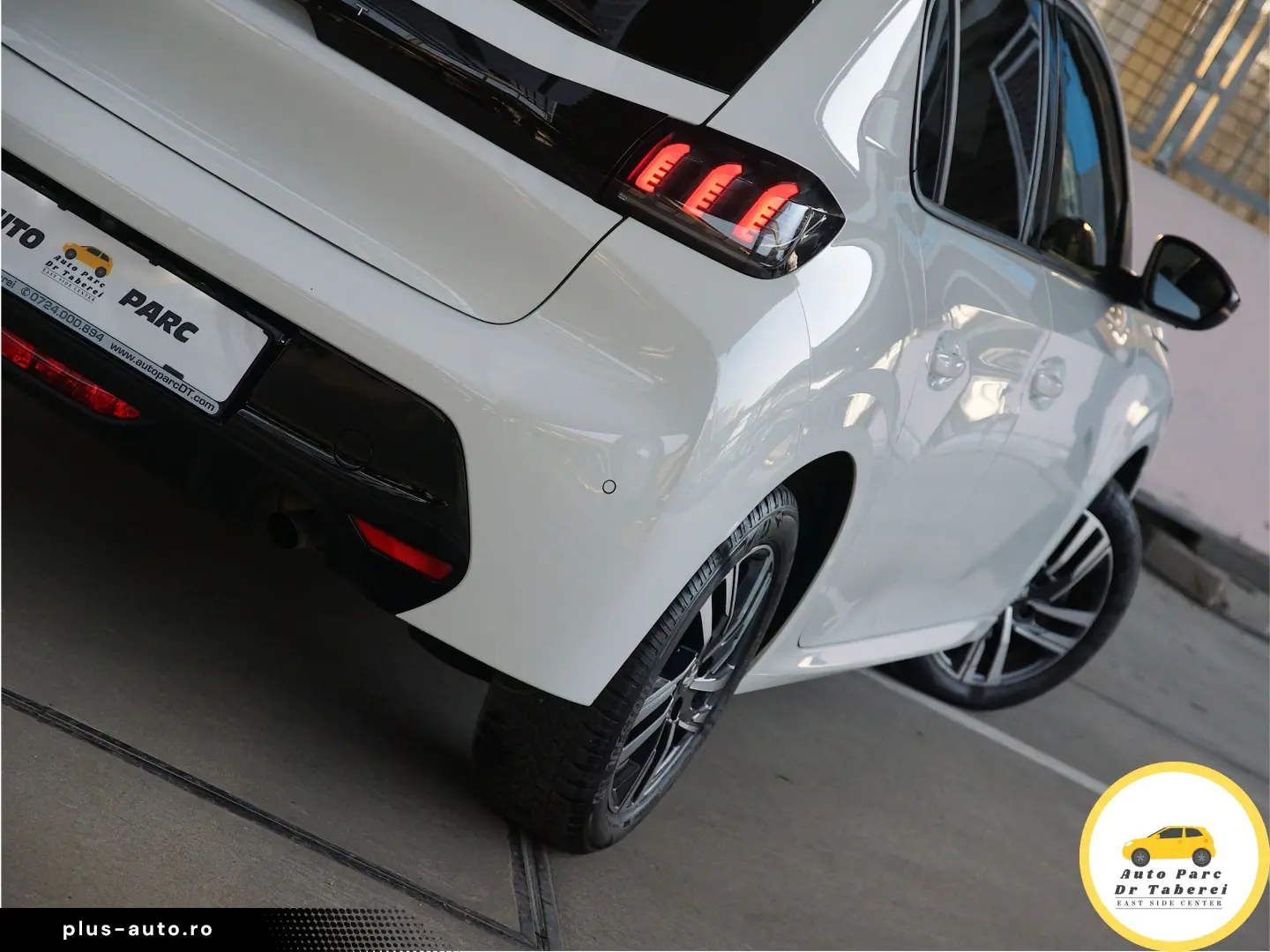 Peugeot 208 Allure Bussines PureTech 100 vision 3D