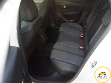 Peugeot 208 Allure Bussines PureTech 100 vision 3D