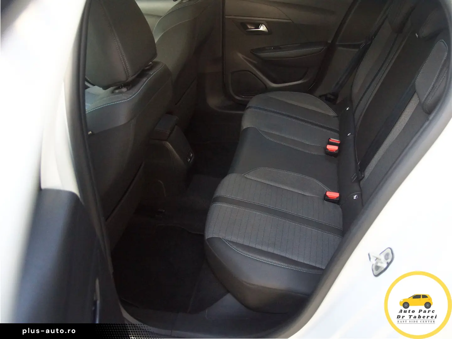 Peugeot 208 Allure Bussines PureTech 100 vision 3D