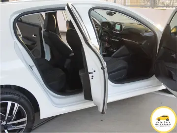 Peugeot 208 Allure Bussines PureTech 100 vision 3D