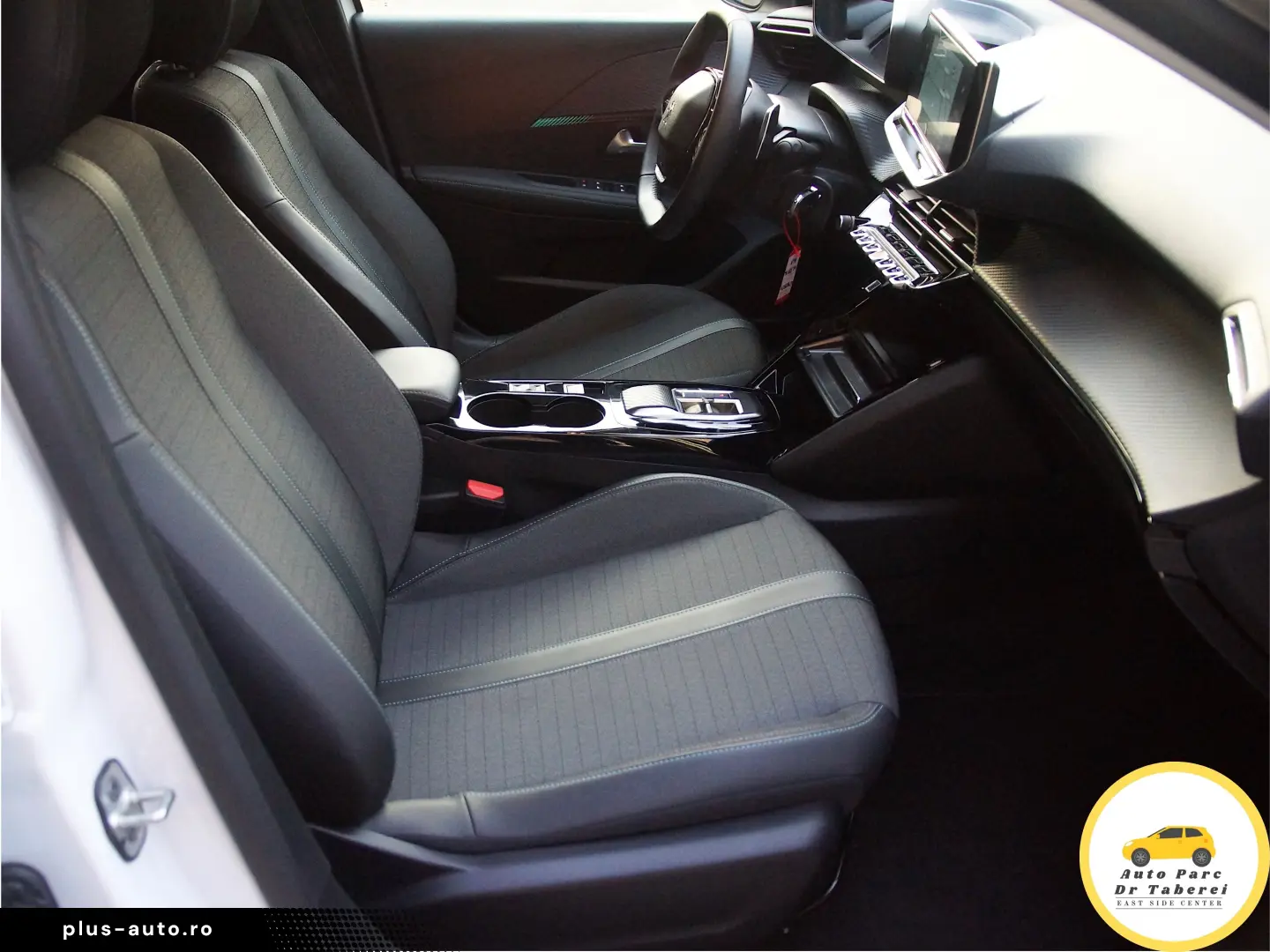 Peugeot 208 Allure Bussines PureTech 100 vision 3D