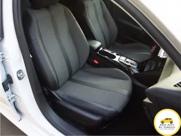 Peugeot 208 Allure Bussines PureTech 100 vision 3D