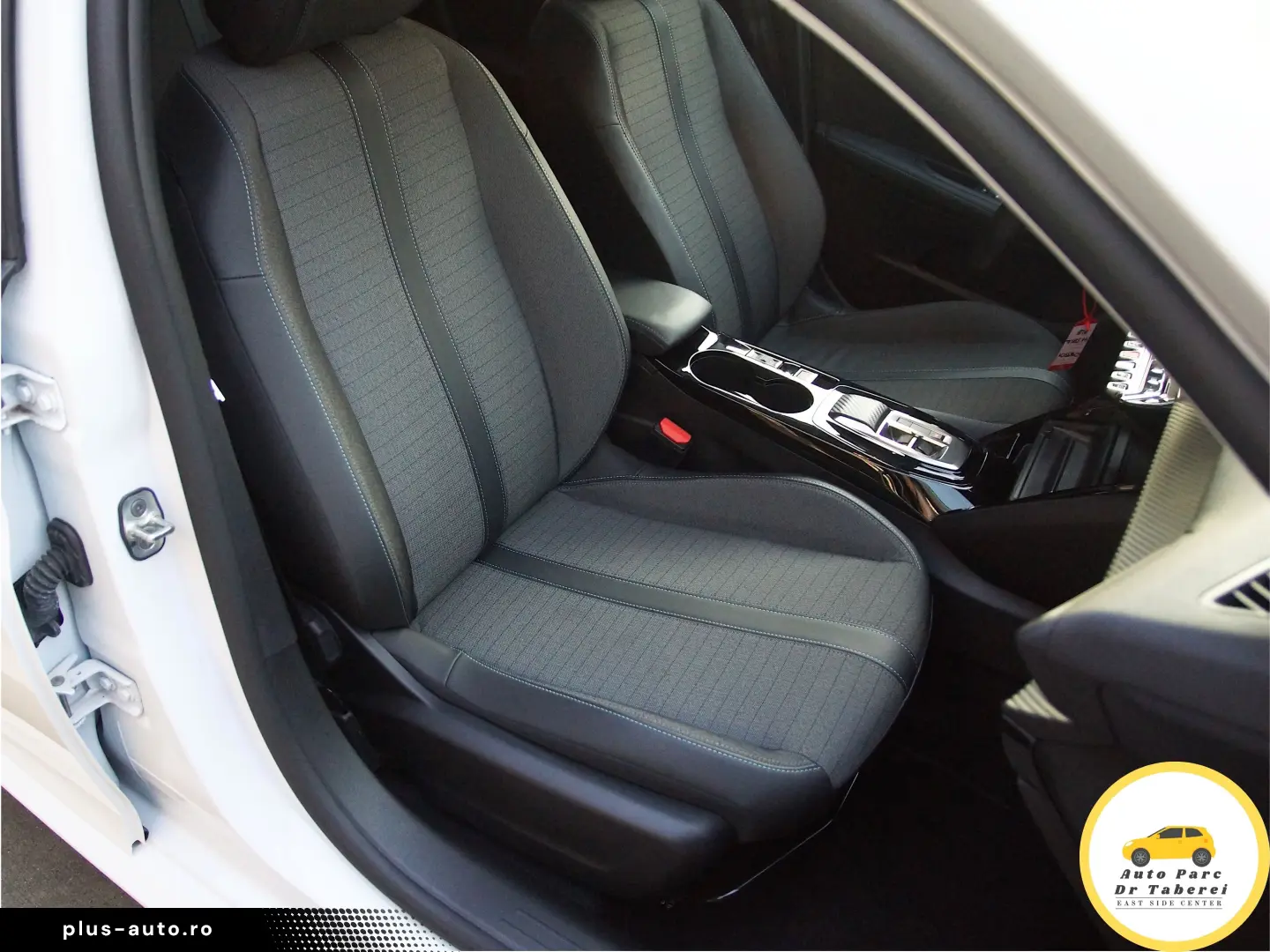 Peugeot 208 Allure Bussines PureTech 100 vision 3D