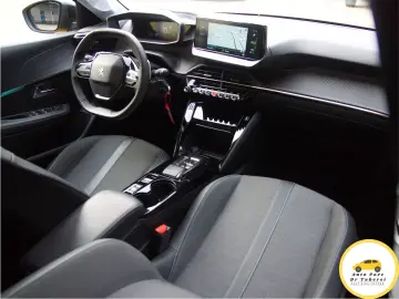 Peugeot 208 Allure Bussines PureTech 100 vision 3D