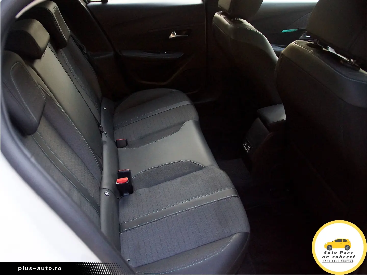 Peugeot 208 Allure Bussines PureTech 100 vision 3D