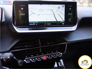 Peugeot 208 Allure Bussines PureTech 100 vision 3D