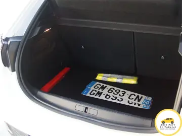 Peugeot 208 Allure Bussines PureTech 100 vision 3D