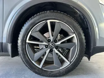 NISSAN QASHQAI 1.3 156CP mild-hybr 4WD Tekna X-Tronic