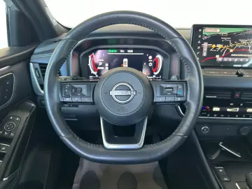 NISSAN QASHQAI 1.3 156CP mild-hybr 4WD Tekna X-Tronic