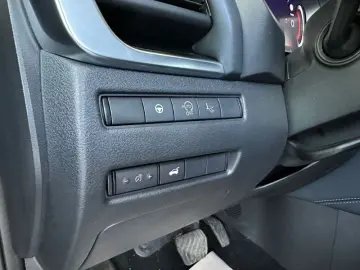 NISSAN QASHQAI 1.3 156CP mild-hybr 4WD Tekna X-Tronic