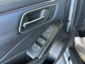 NISSAN QASHQAI 1.3 156CP mild-hybr 4WD Tekna X-Tronic